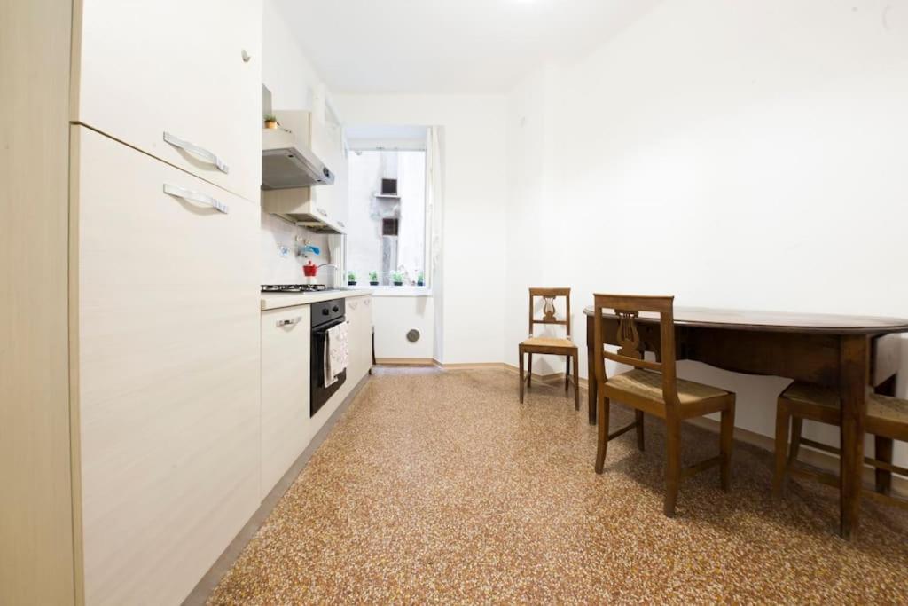 Agostino'S Apartment เจนัว ภายนอก รูปภาพ